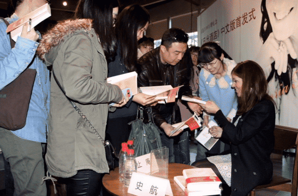 VIctoria Hislop sigining China Art Museum, Shanghai