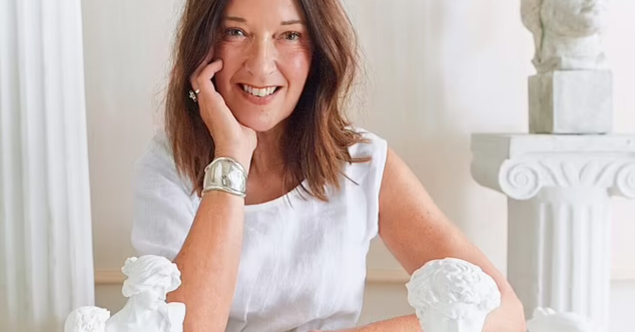 87939459-0-Dress_Laura_Pitharas_Bangle_stylist_s_own_Rings_Victoria_s_own-a-115_1722340008696